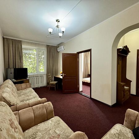 Hotel Zhambyl Taras Exterior foto