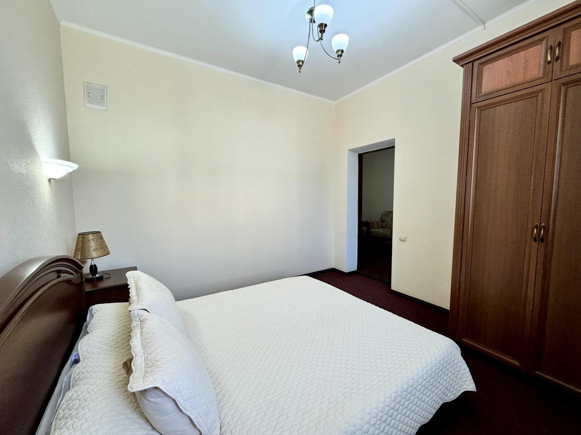 Hotel Zhambyl Taras Exterior foto