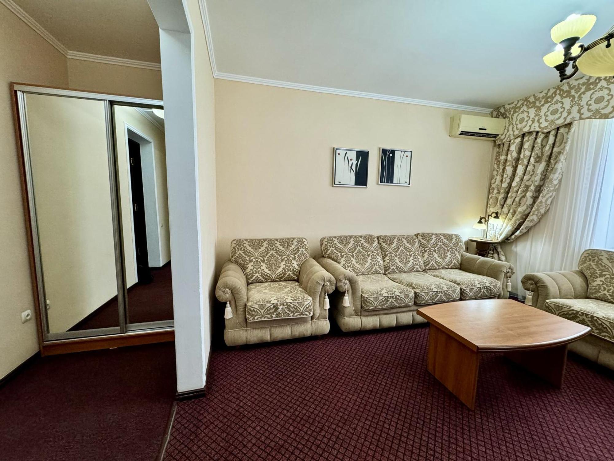 Hotel Zhambyl Taras Exterior foto