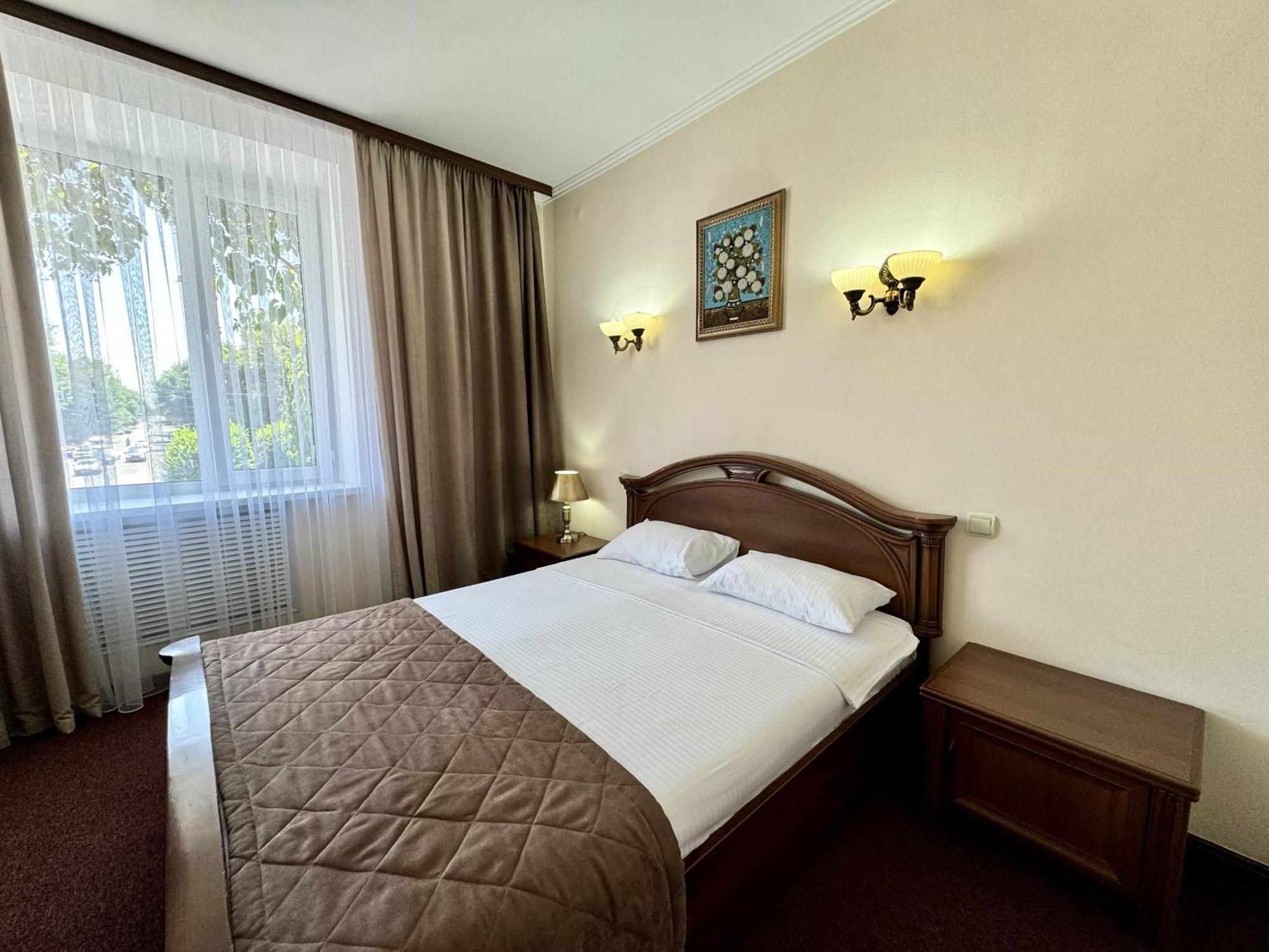 Hotel Zhambyl Taras Exterior foto