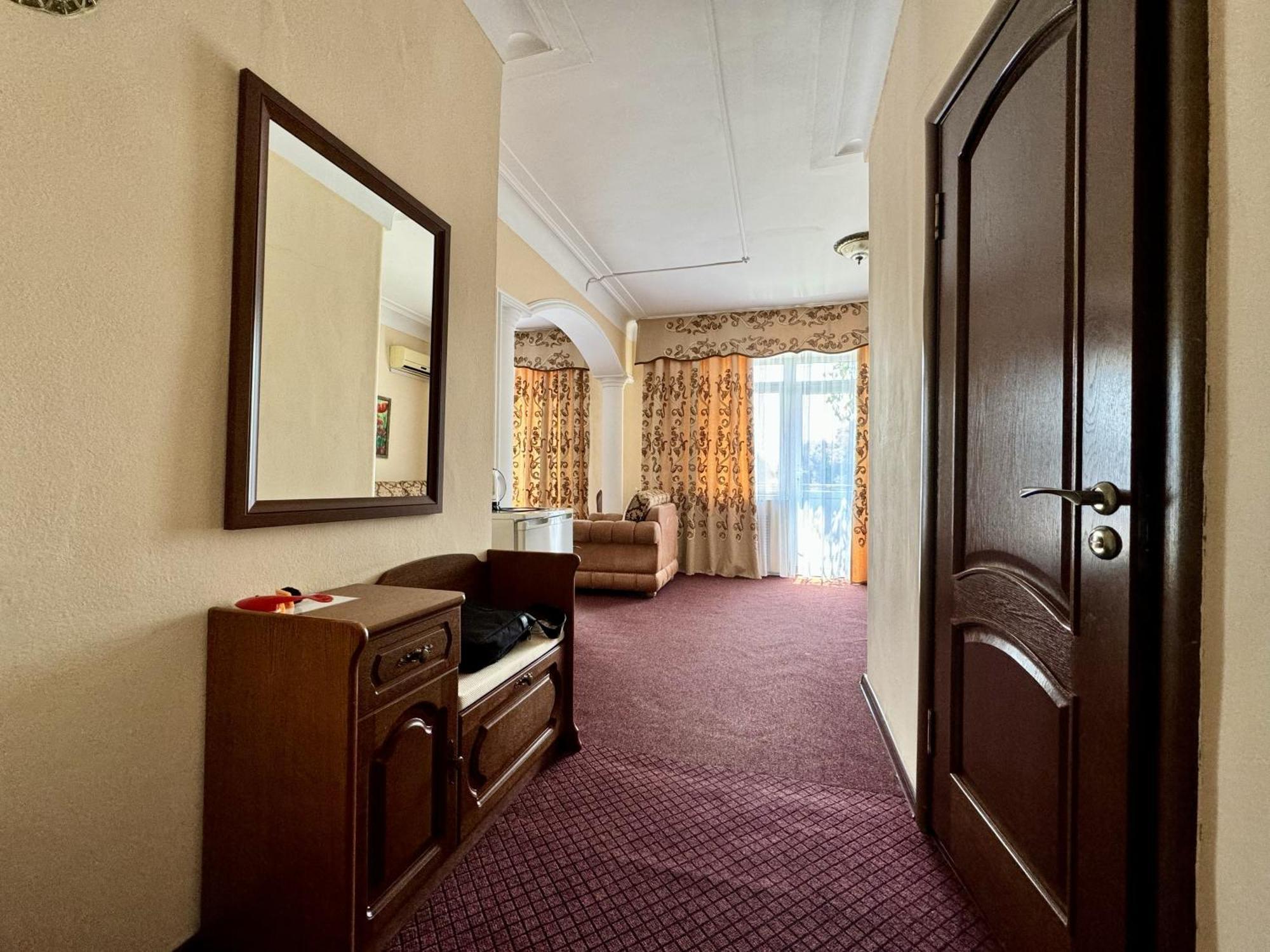 Hotel Zhambyl Taras Exterior foto