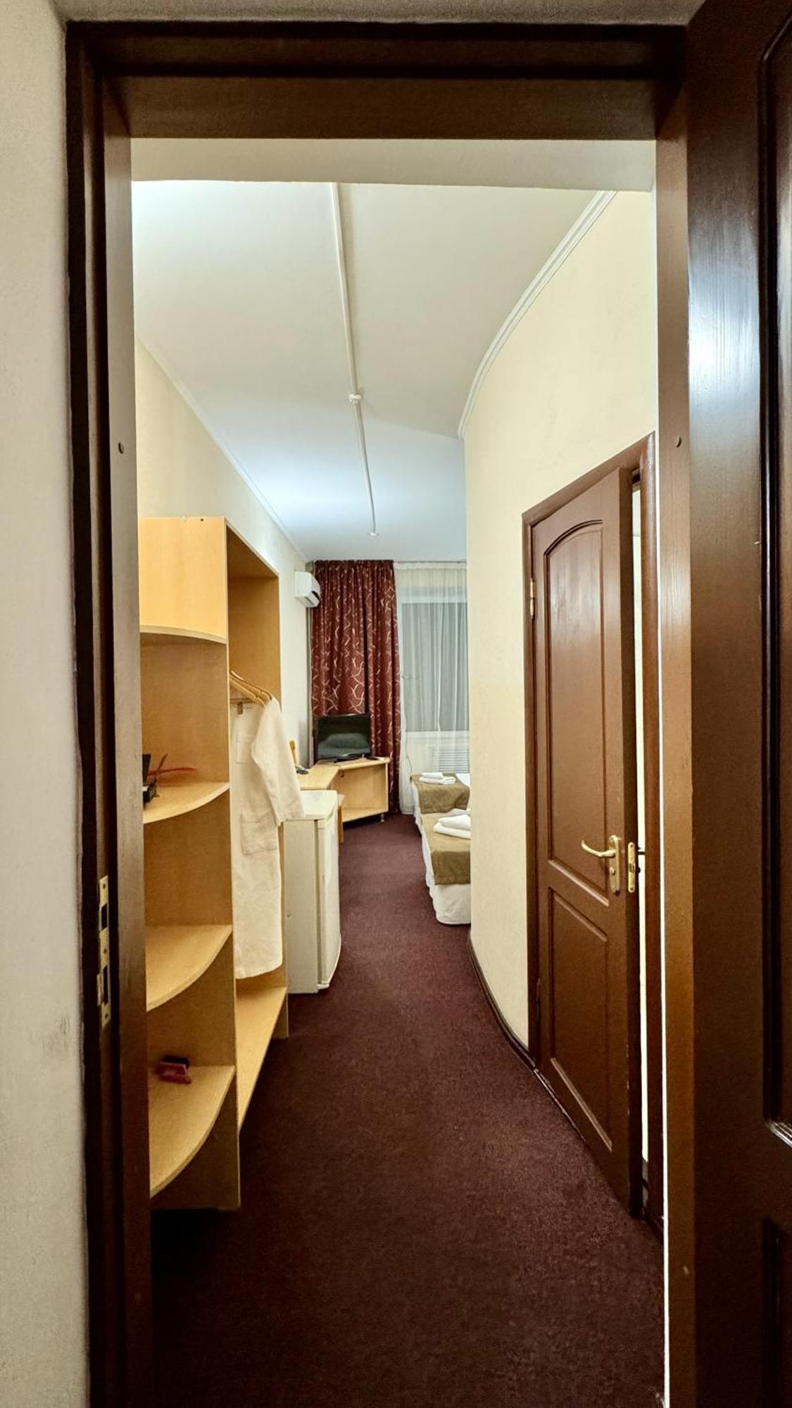 Hotel Zhambyl Taras Exterior foto