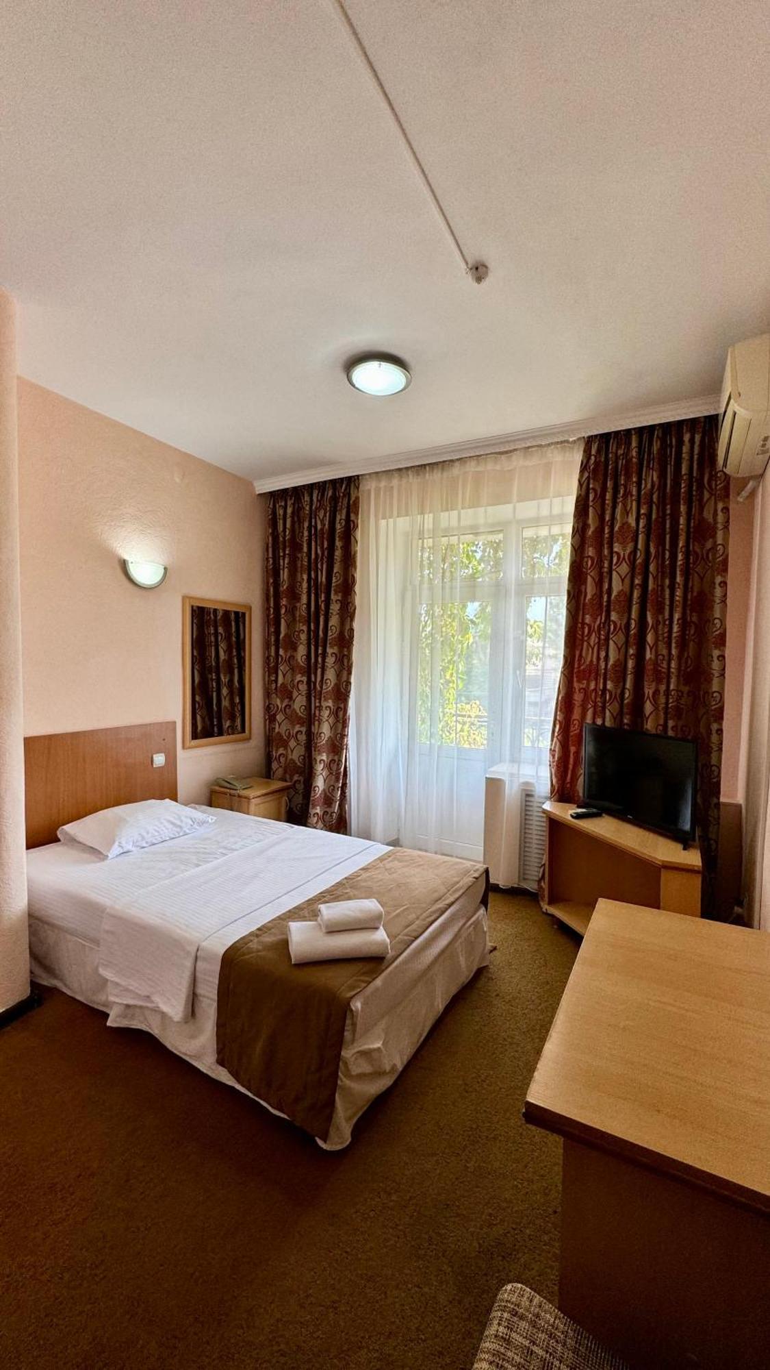 Hotel Zhambyl Taras Exterior foto