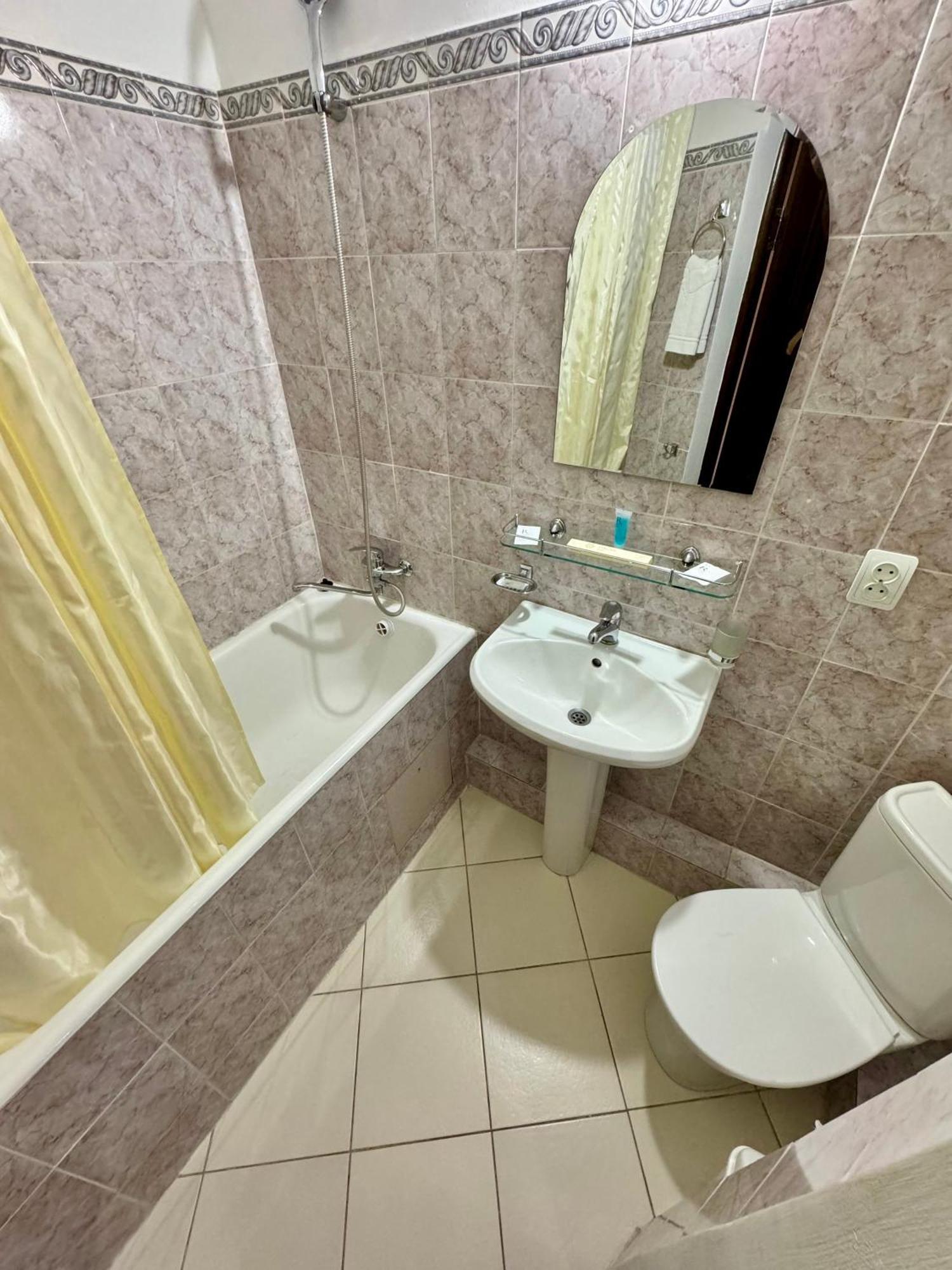 Hotel Zhambyl Taras Exterior foto
